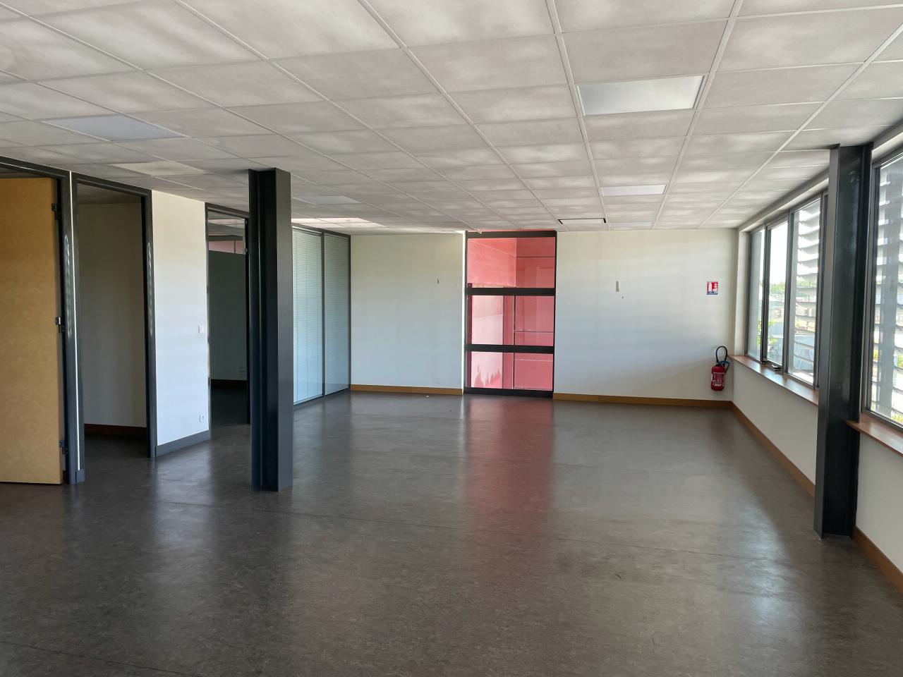 Local d'activité Carbon-Blanc 4808m² Vente local d'activité Carbon-Blanc Gironde OVACT2425663 1